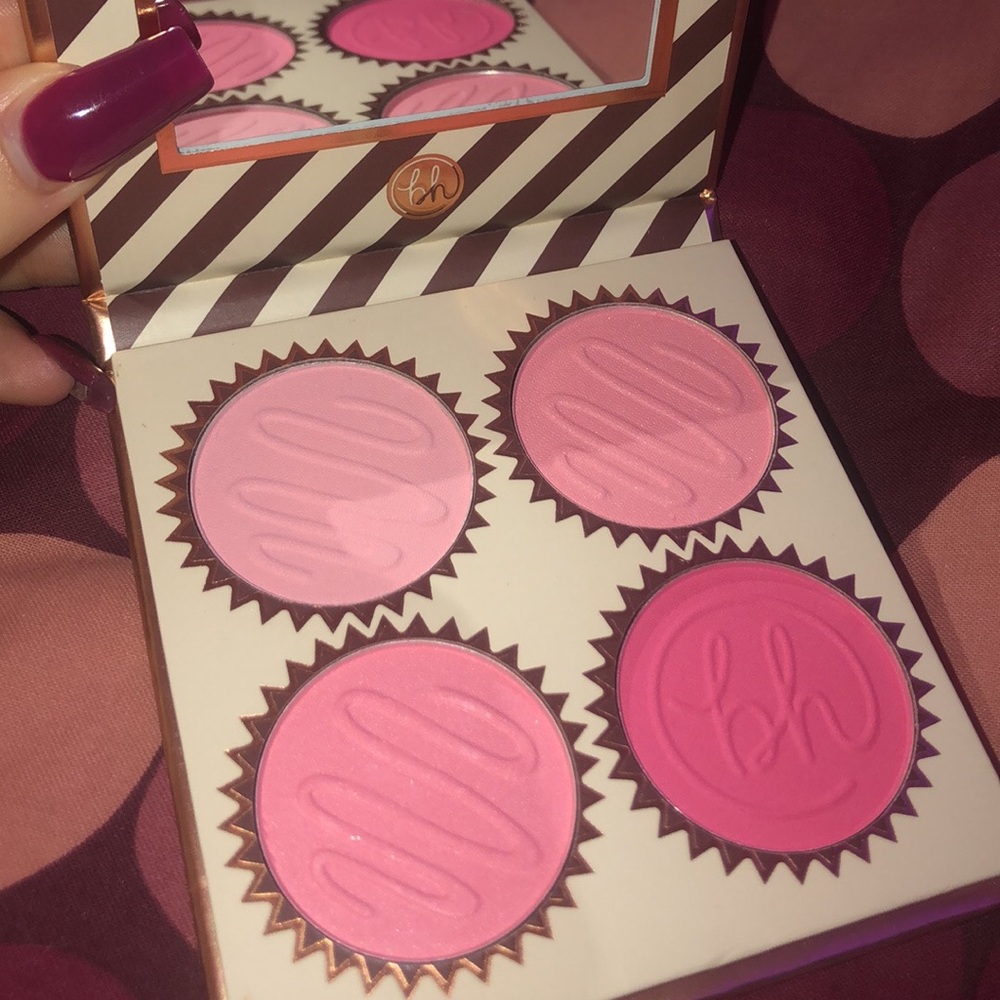 BH cosmetics strawberry truffle blush